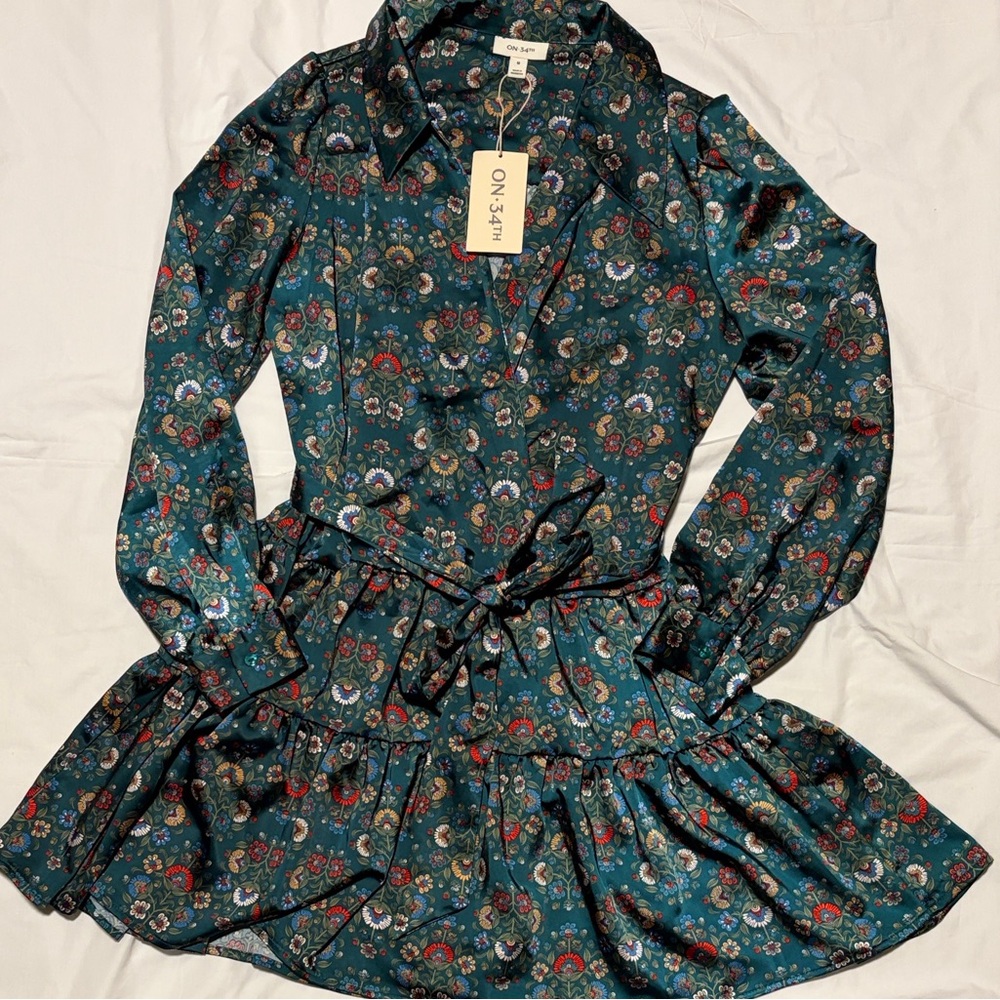 ON 34th emerald Green flirty paisley/floral fields satin holiday cocktail dress.